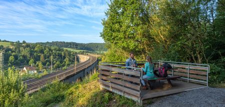 Picknick auf der Aussichtsplattform am Viadukt Altenbeken